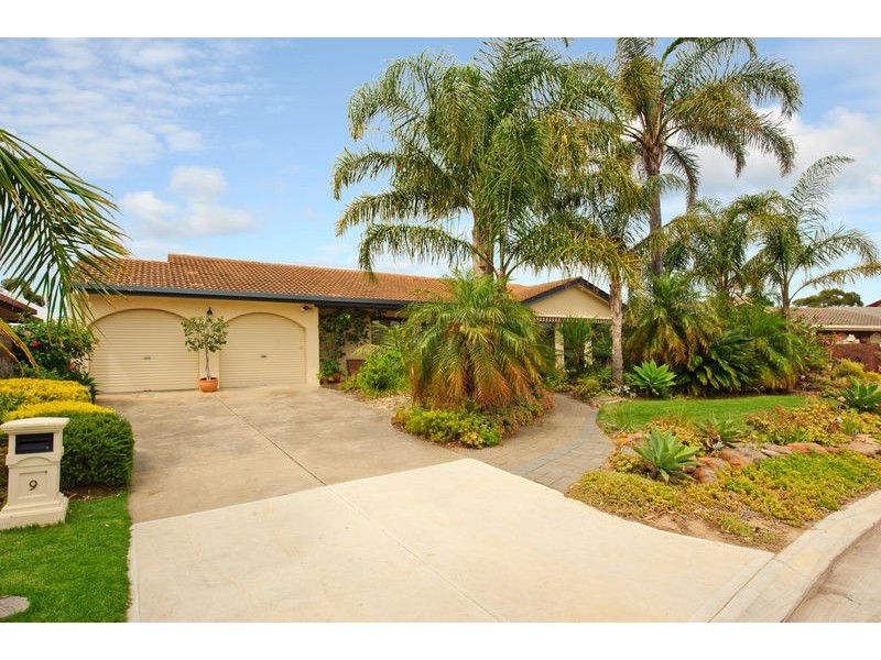 9 Dutton Grove, West Lakes Shore SA 5020