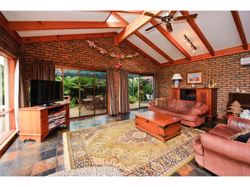 9 Dutton Grove, West Lakes Shore SA 5020