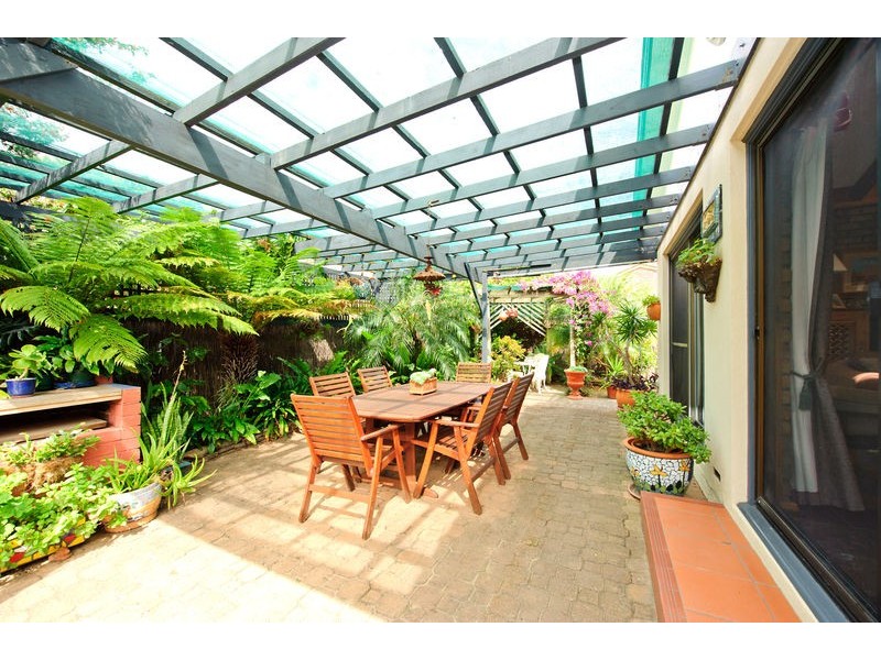 9 Dutton Grove, West Lakes Shore SA 5020