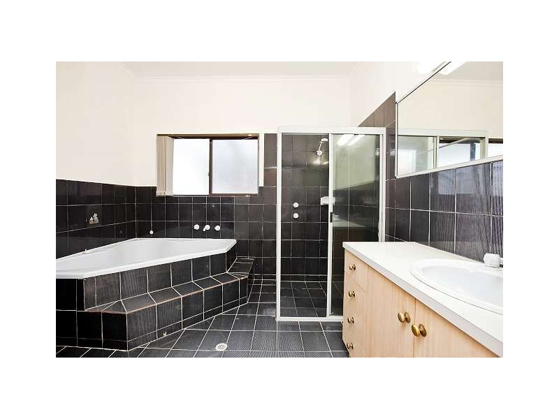 12 San Antonio Court, Wynn Vale SA 5127