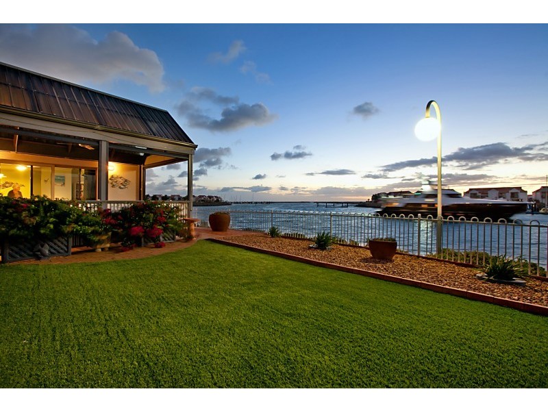 2/45  Falie Drive, North Haven SA 5018