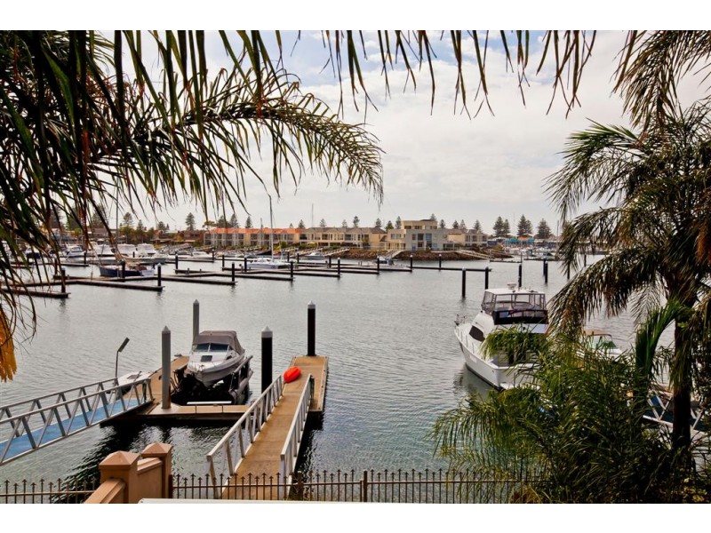 17a Gulf Point Drive, North Haven SA 5018