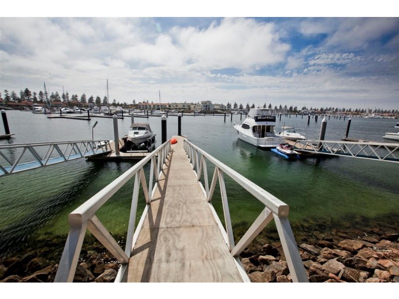 17a Gulf Point Drive, North Haven SA 5018