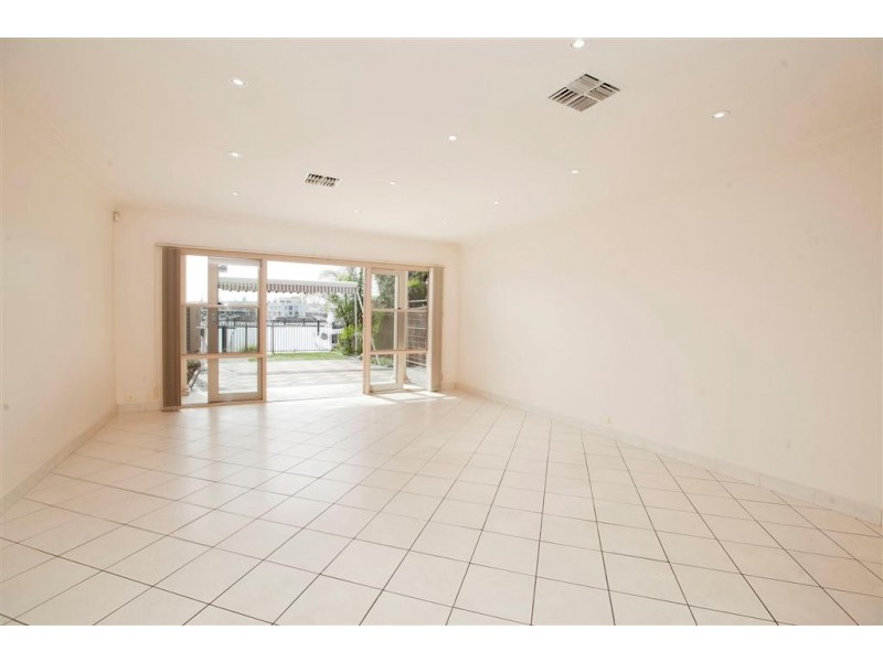 17a Gulf Point Drive, North Haven SA 5018