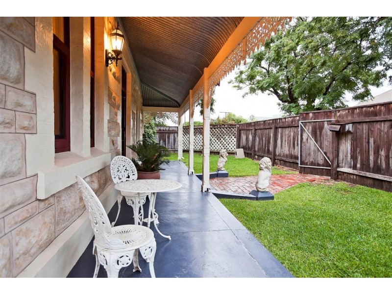 18 Craigie Street, Birkenhead SA 5015