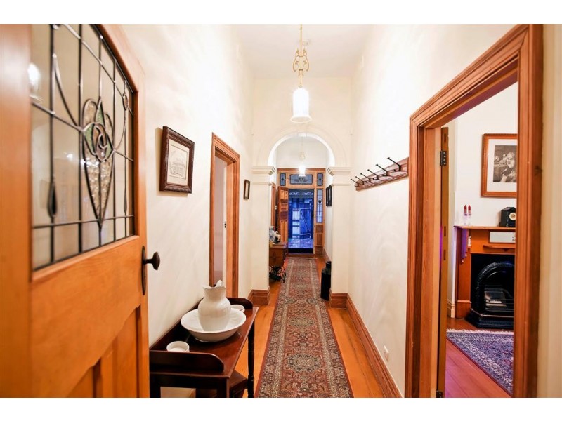 18 Craigie Street, Birkenhead SA 5015