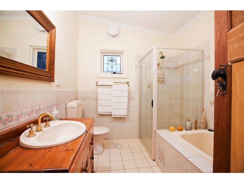 18 Craigie Street, Birkenhead SA 5015