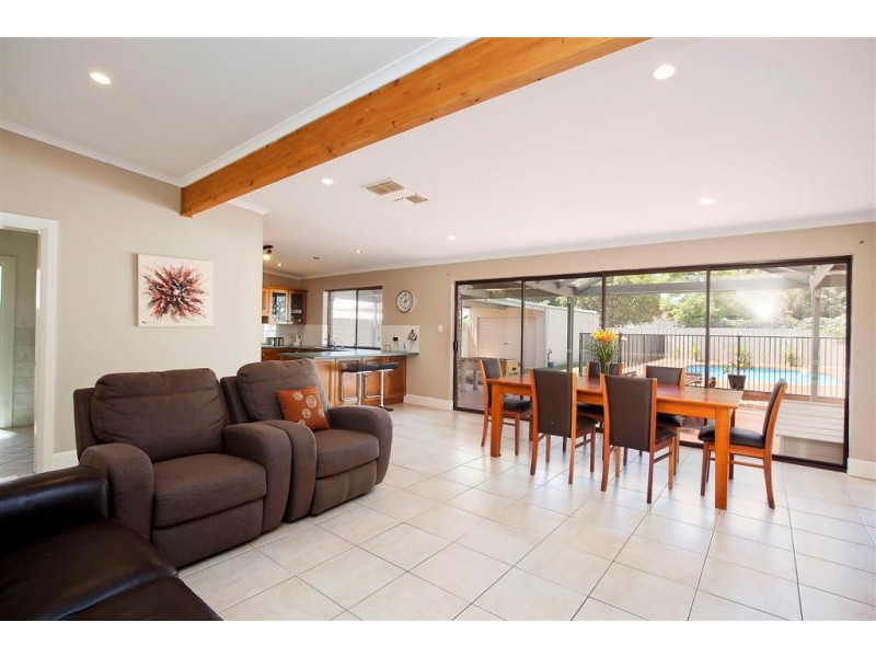 8 Sanderson Street, Peterhead SA 5016