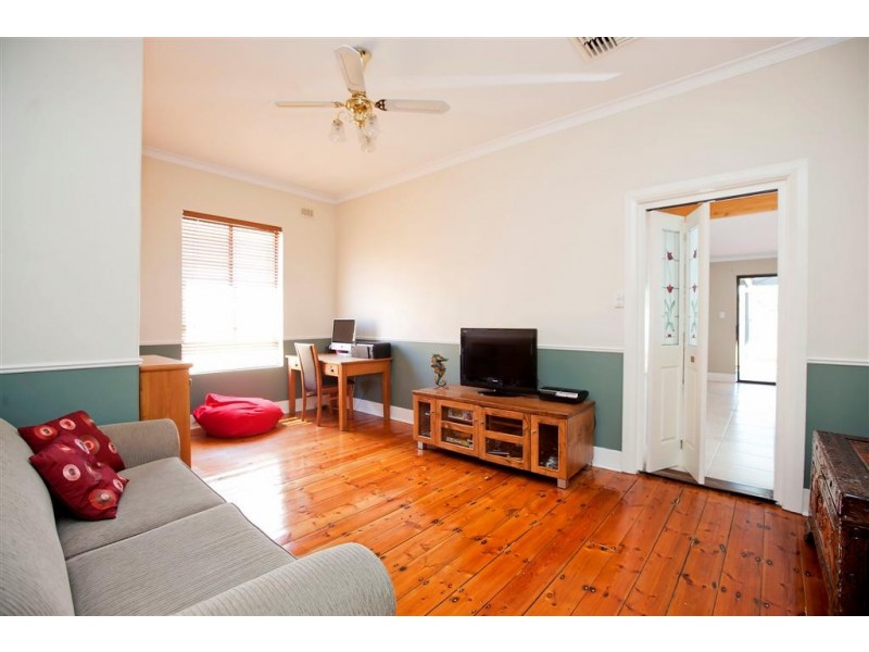 8 Sanderson Street, Peterhead SA 5016