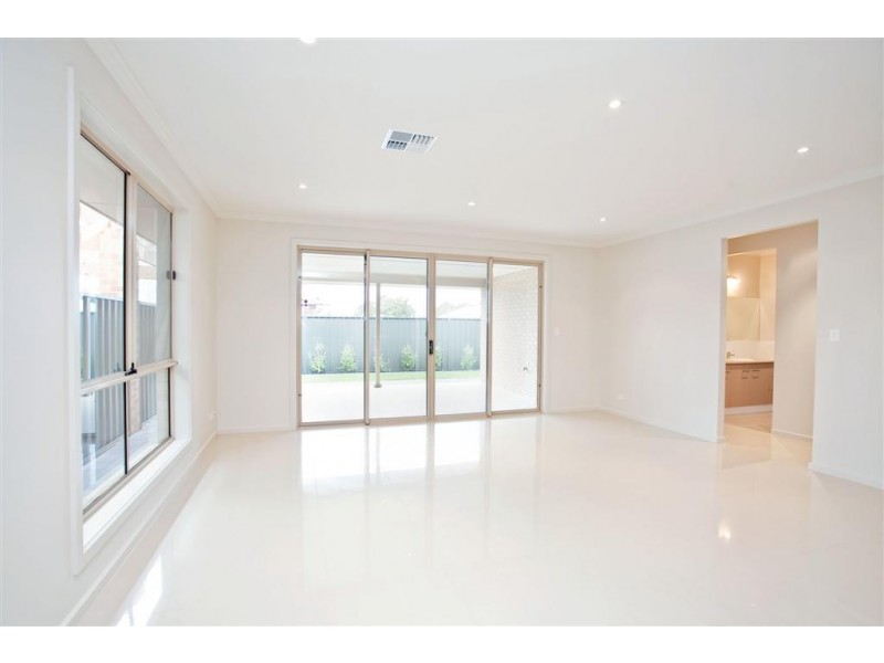 33 Charles Matthew Circle, Woodville SA 5011