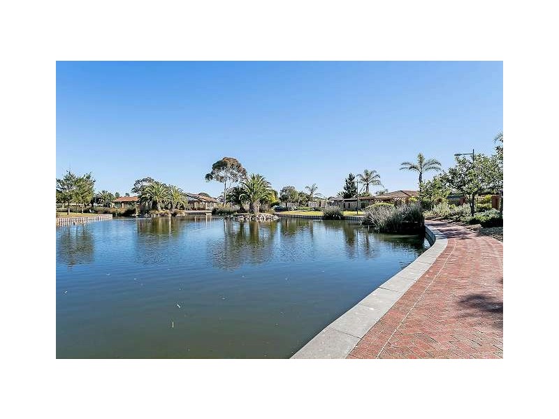 4/4 Cocos Grove, West Lakes SA 5021