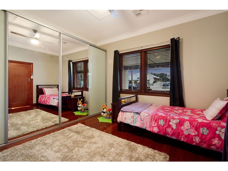 14 Fairweather Avenue, Woodville South SA 5011