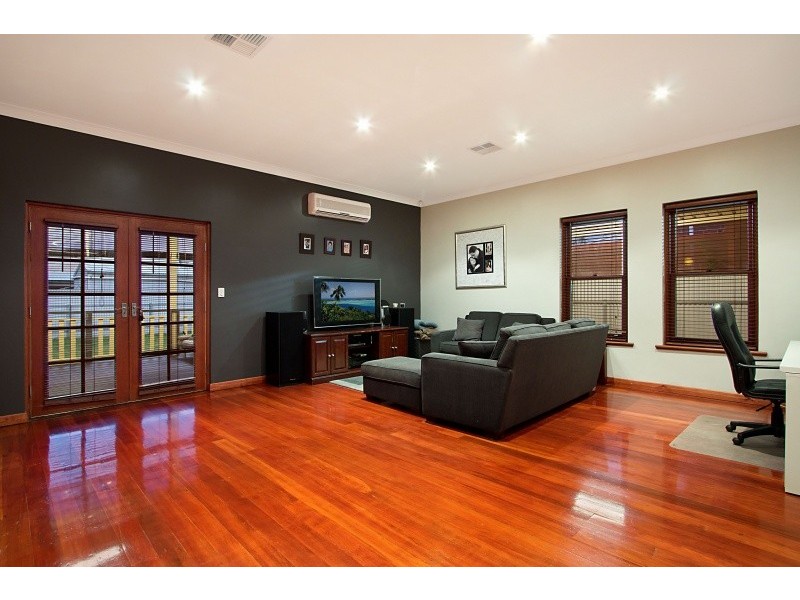 14 Fairweather Avenue, Woodville South SA 5011