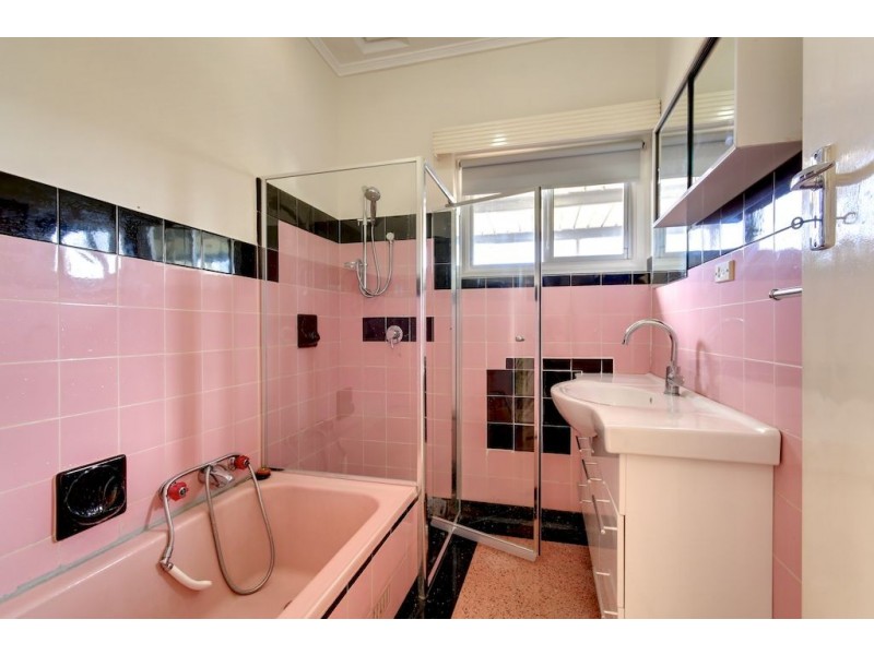 1 Trapp Avenue, Seaton SA 5023