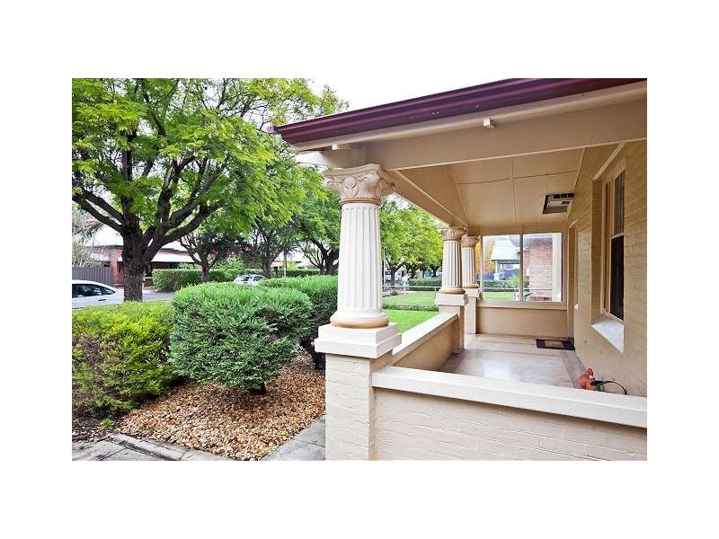 10 Dryden Road, Black Forest SA 5035