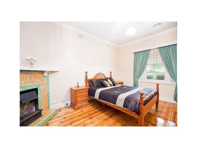 10 Dryden Road, Black Forest SA 5035