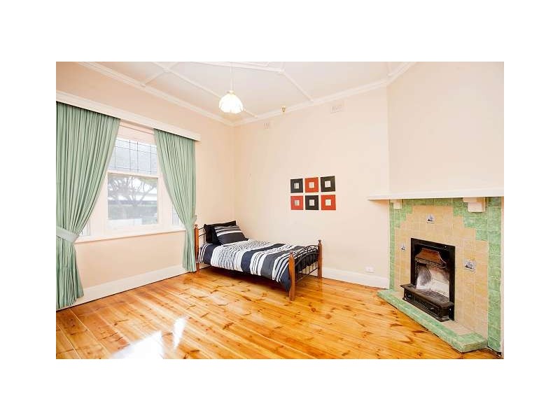 10 Dryden Road, Black Forest SA 5035