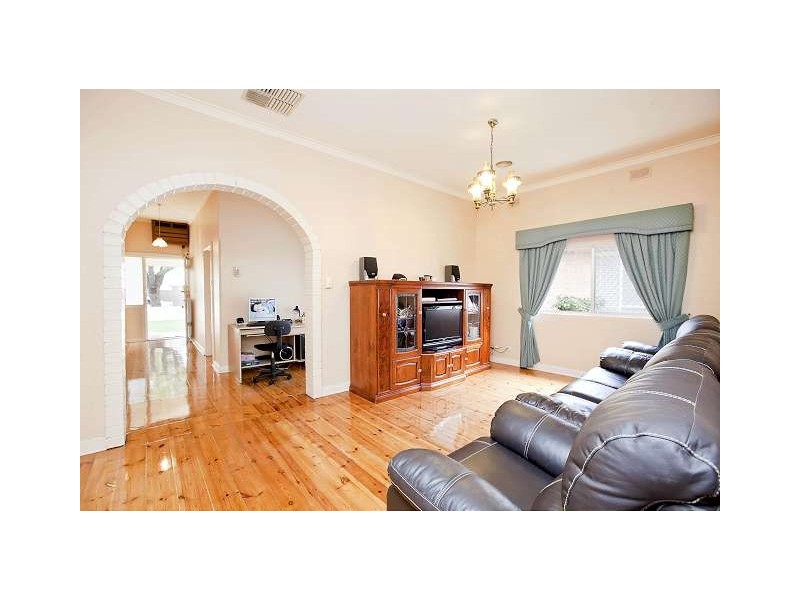 10 Dryden Road, Black Forest SA 5035