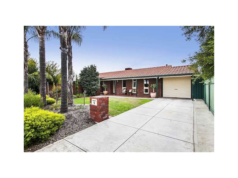 5 Mystic Court, North Haven SA 5018