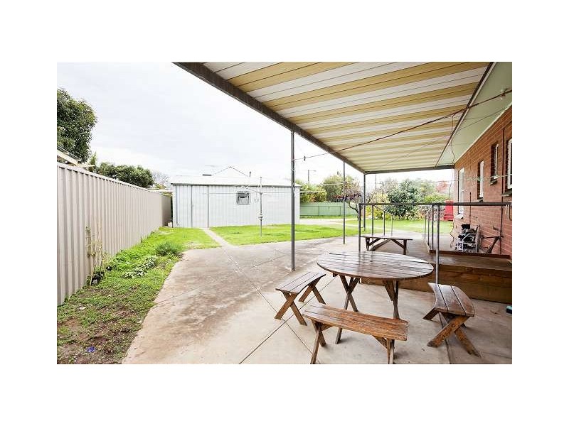 2 Parslow Road, Marion SA 5043
