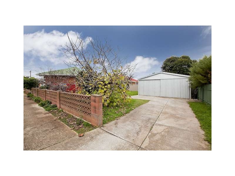 2 Parslow Road, Marion SA 5043