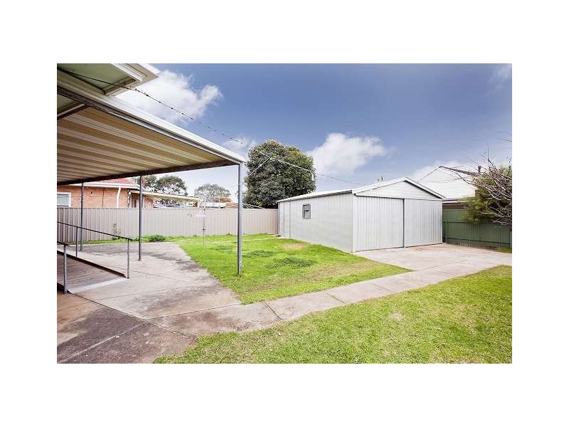 2 Parslow Road, Marion SA 5043
