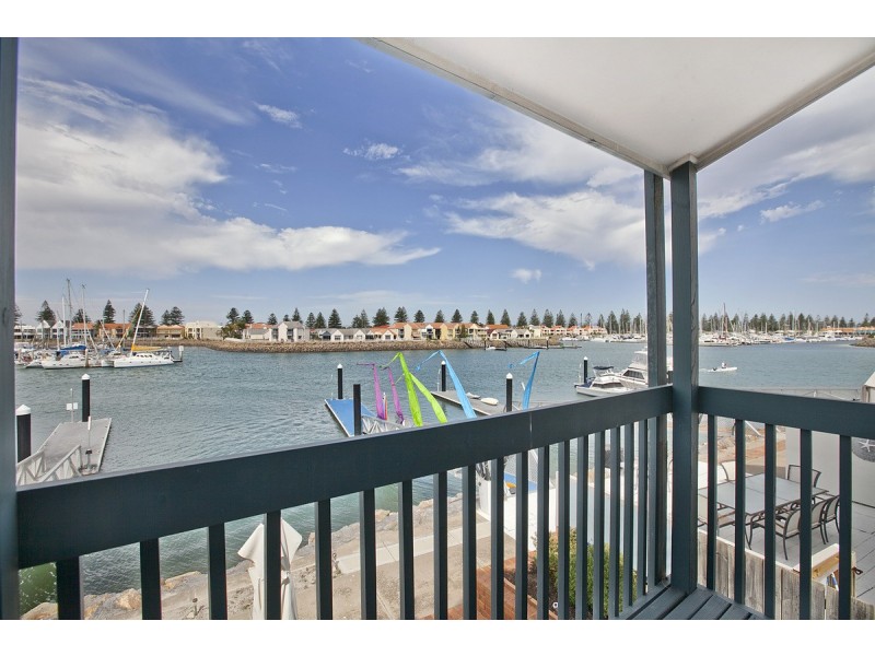 141 Gulf Point Drive, North Haven SA 5018