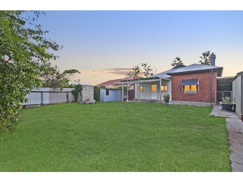 6 Railway Terrace, Largs Bay SA 5016