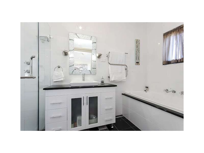 132 Gulf Point Drive, North Haven SA 5018