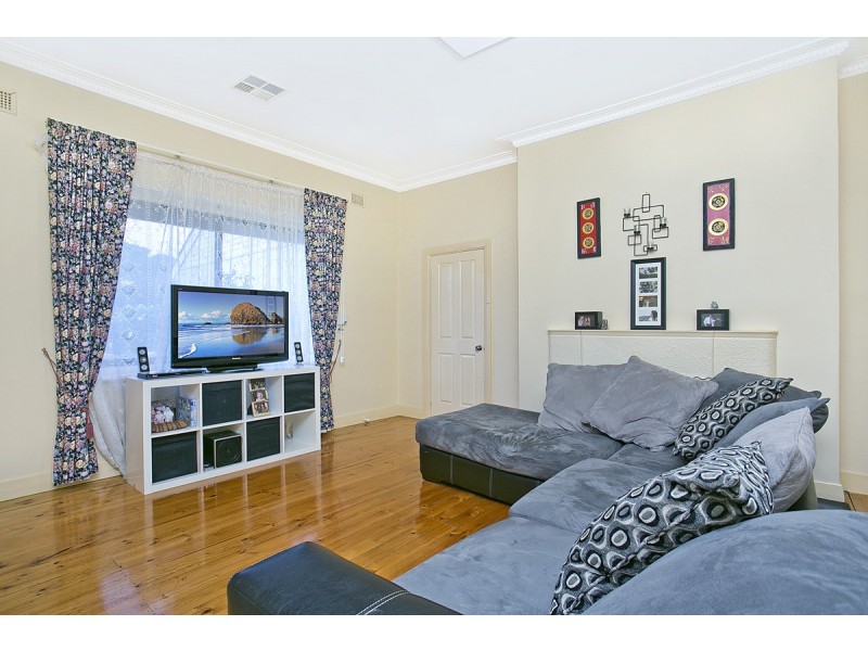 8 Hotchkiss Crescent, Croydon Park SA 5008