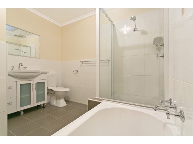 122 Gulf Point Drive, North Haven SA 5018