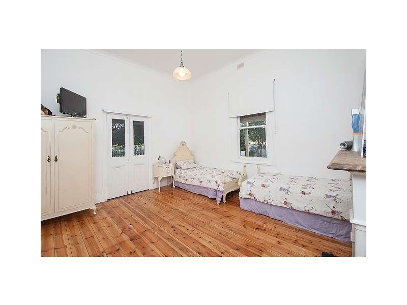 13 Hughes Street, Birkenhead SA 5015