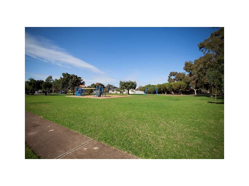 22 Santiago Street, West Lakes Shore SA 5020