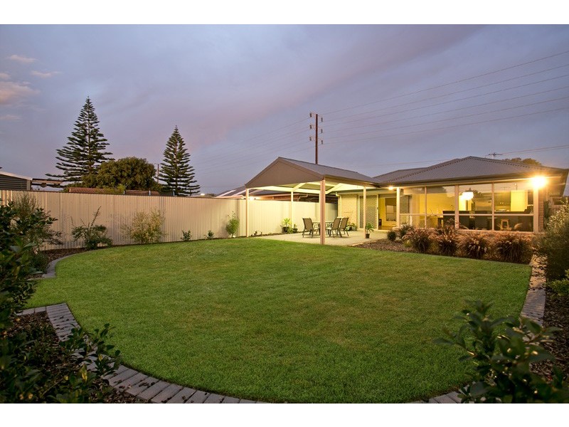 303 Railway Terrace, Taperoo SA 5017