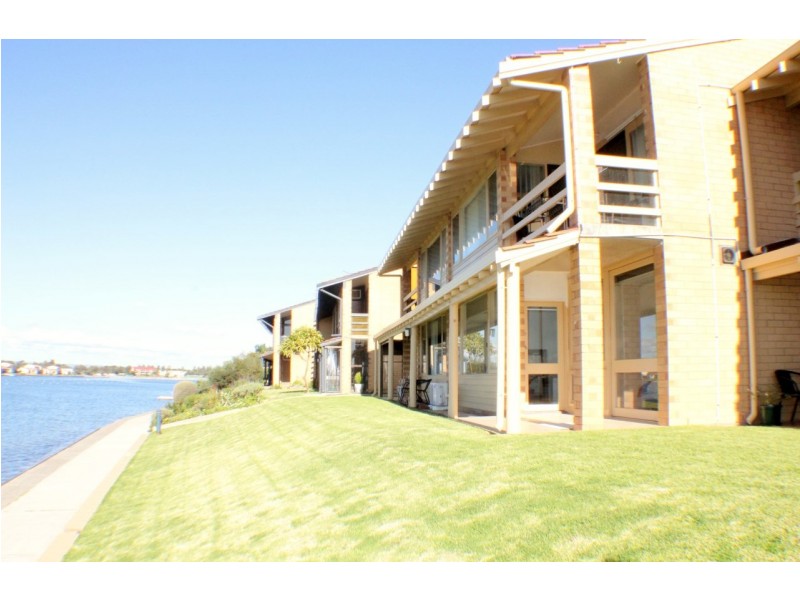 2/80 Military Road, Tennyson SA 5022