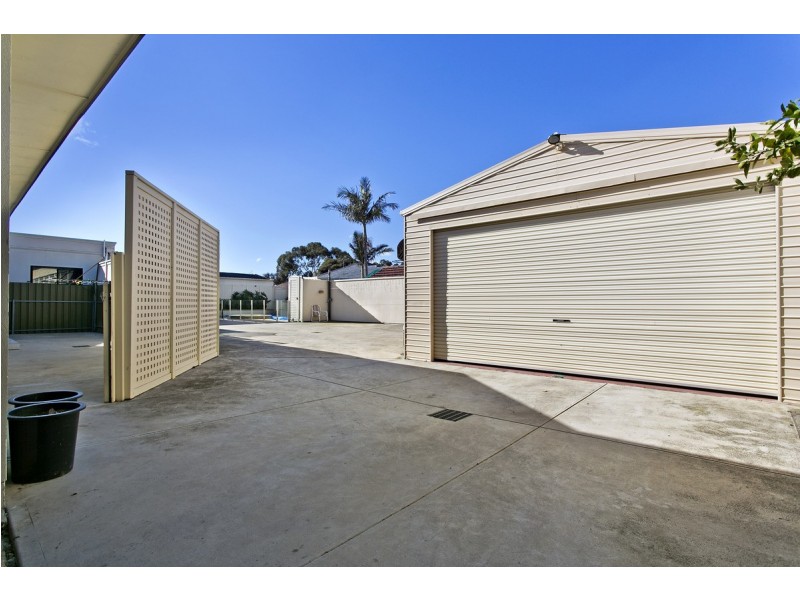 15 Broadmore Avenue, Fulham SA 5024