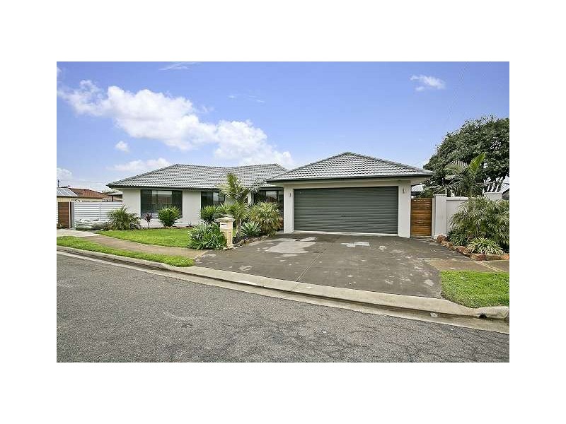 1 Bermuda Avenue, West Lakes Shore SA 5020