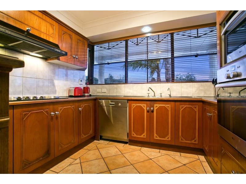 9 Mooloola Way, West Lakes Shore SA 5020