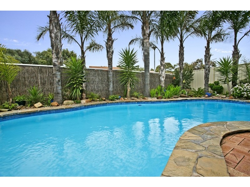 9 Mooloola Way, West Lakes Shore SA 5020