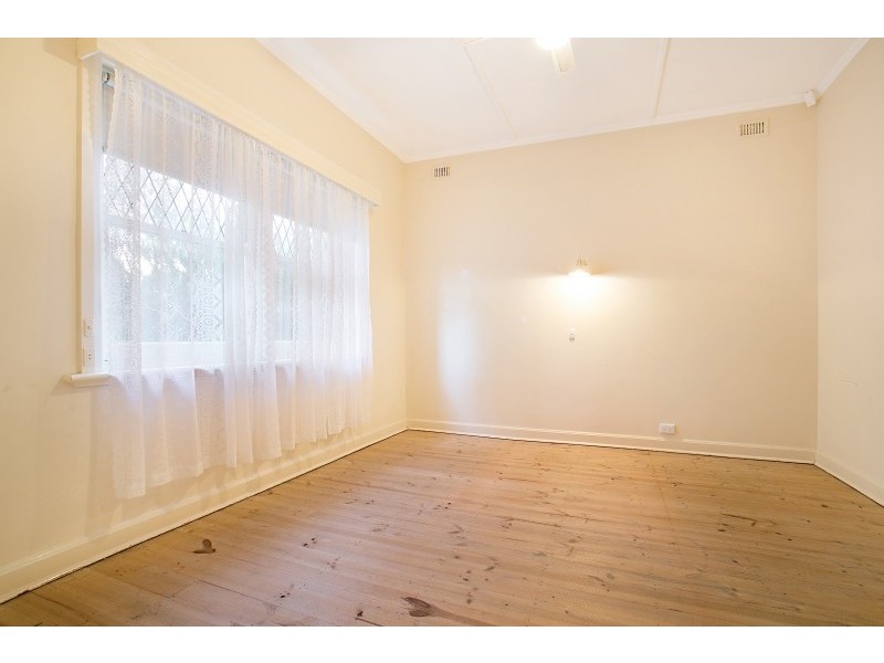 27 Jetty Road, Largs Bay SA 5016