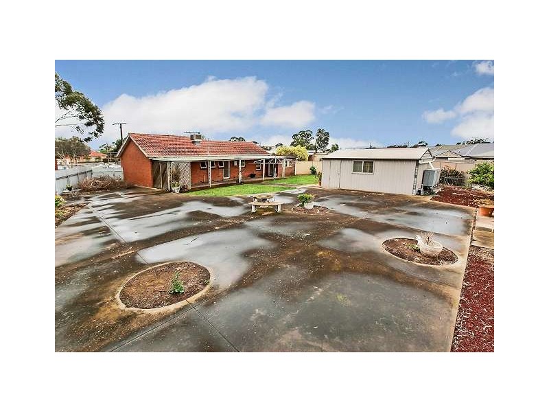 35 Dudley Crescent, Mansfield Park SA 5012