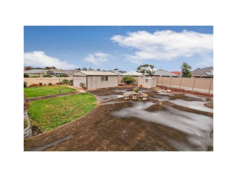 35 Dudley Crescent, Mansfield Park SA 5012