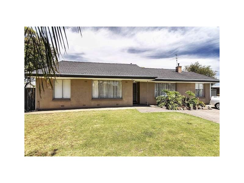 18 Booth Avenue, Morphett Vale SA 5162