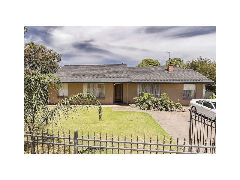 18 Booth Avenue, Morphett Vale SA 5162