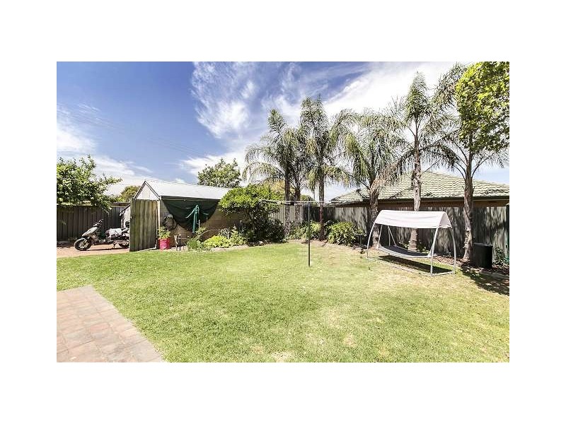 18 Booth Avenue, Morphett Vale SA 5162