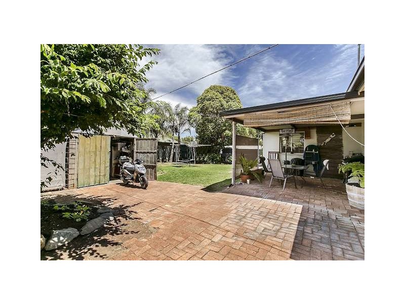 18 Booth Avenue, Morphett Vale SA 5162