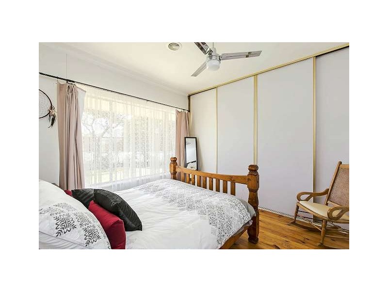 18 Booth Avenue, Morphett Vale SA 5162