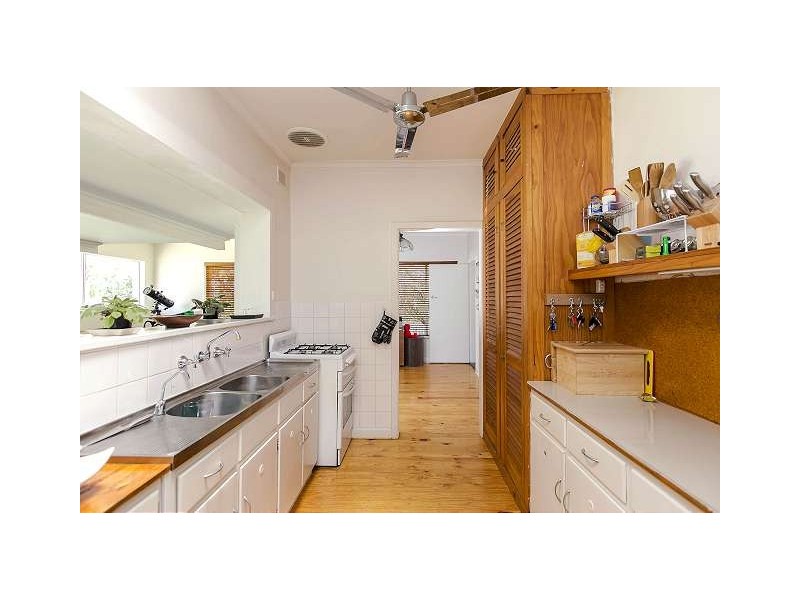 18 Booth Avenue, Morphett Vale SA 5162
