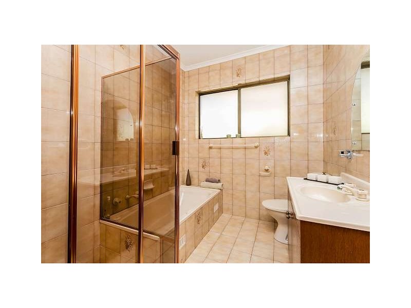 11 Hawaii Court, West Lakes SA 5021