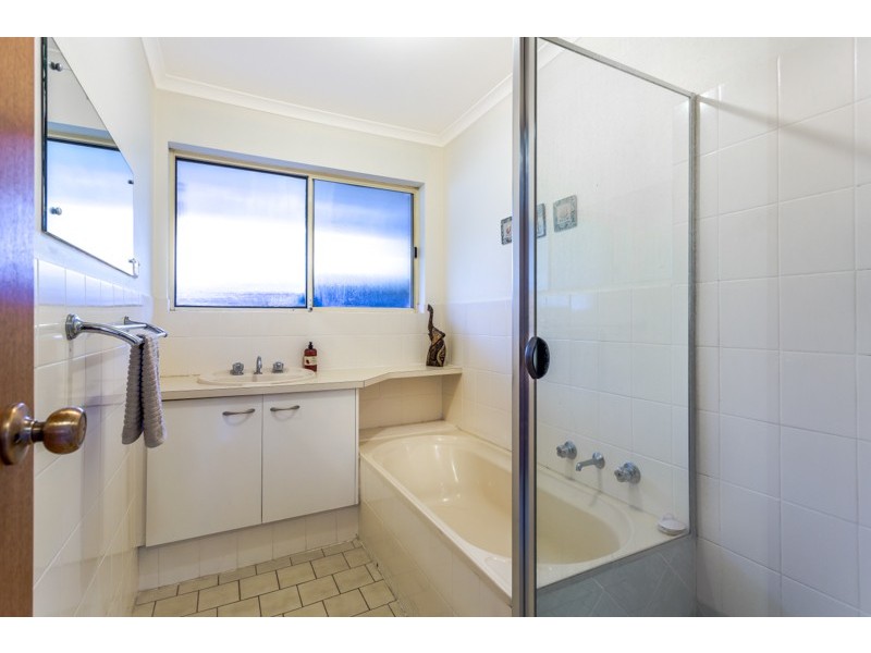 2/11 Oronsay Drive, North Haven SA 5018